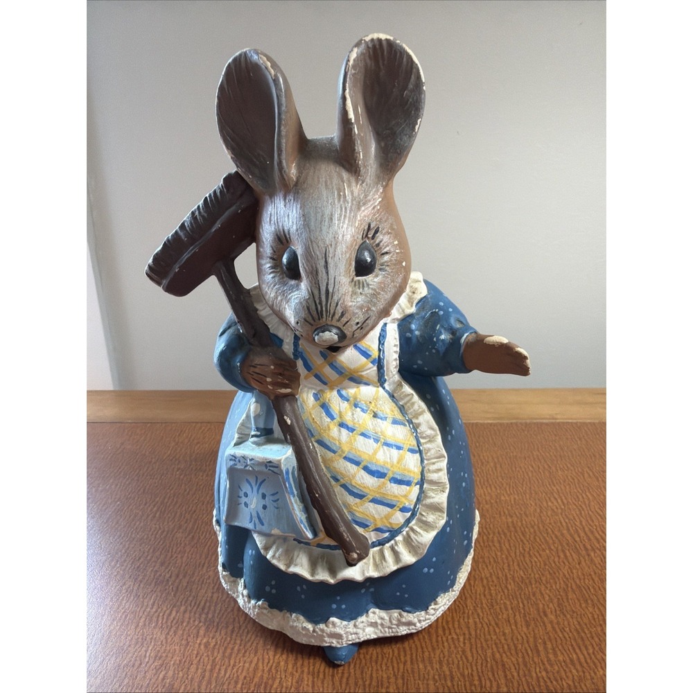 Vtg Hand Painted Ceramic Hunca Munca Mouse From Beatrix Potter 7.5"